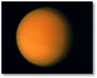 Titan visto por la sonda Voyager